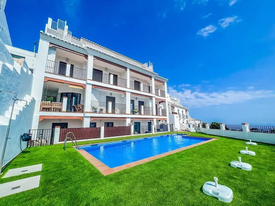 Modern 2 Bed Apartment With Pool In Frigiliana