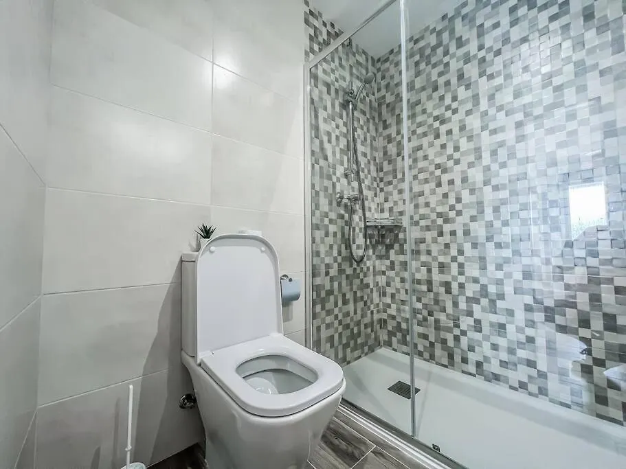 Modern 2 Bed Apartment With Pool In Frigiliana