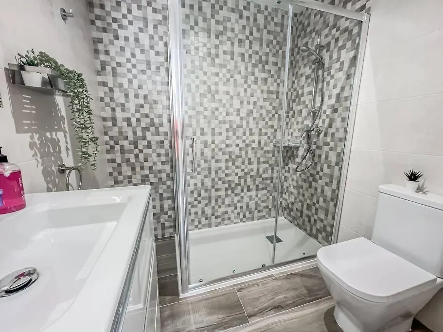 Modern 2 Bed Apartment With Pool In Frigiliana